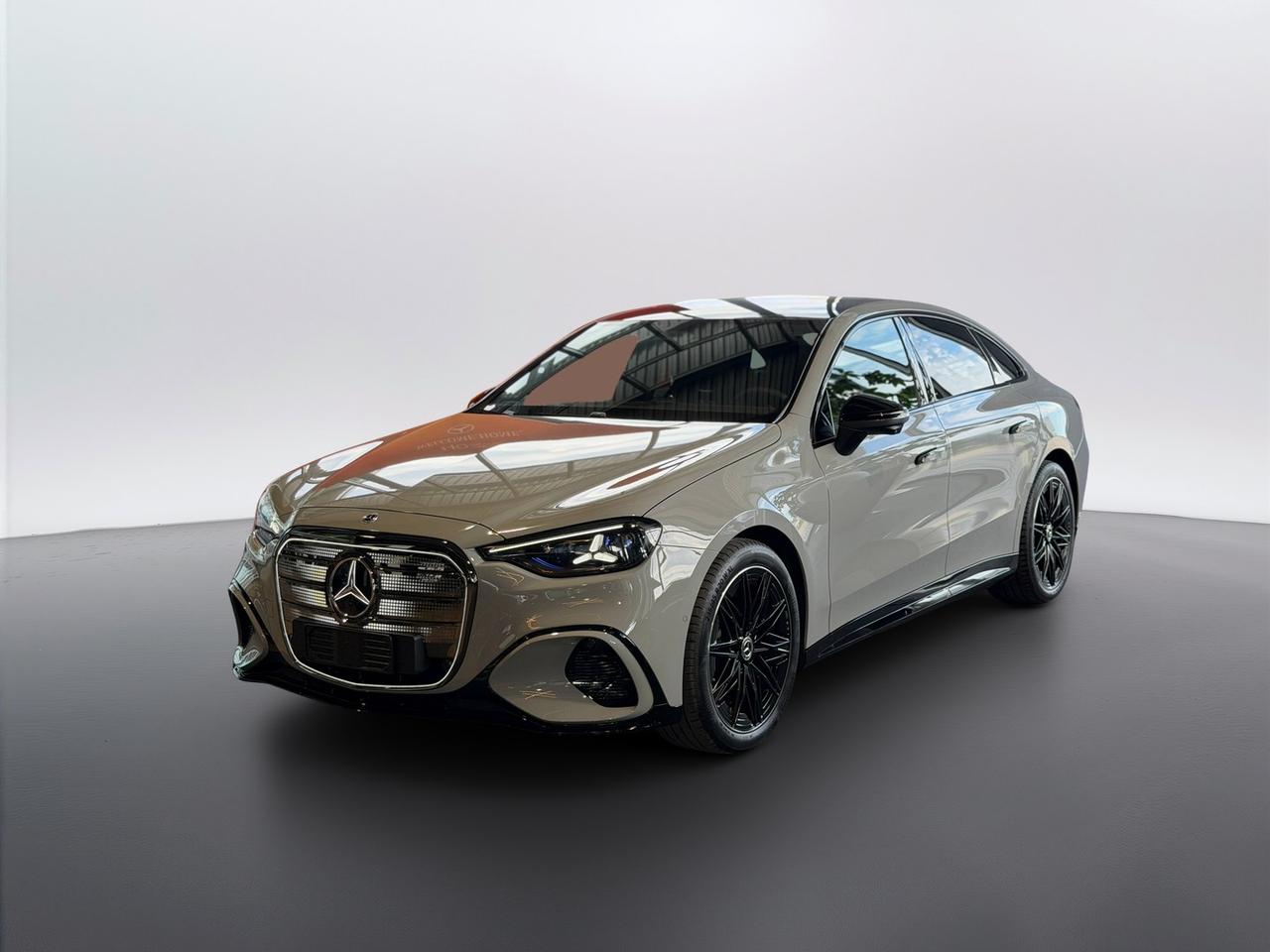 Mercedes-Benz C 400 4MATIC con tecnologia EQ