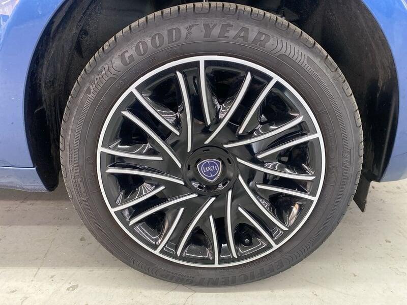 Lancia Ypsilon III 2015 1.0 firefly hybrid Gold s&s 70cv