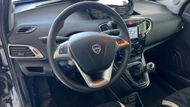 Lancia Ypsilon 5 Porte 1.2 69cv Gold my16 1.2 GOLD 69CV MY16