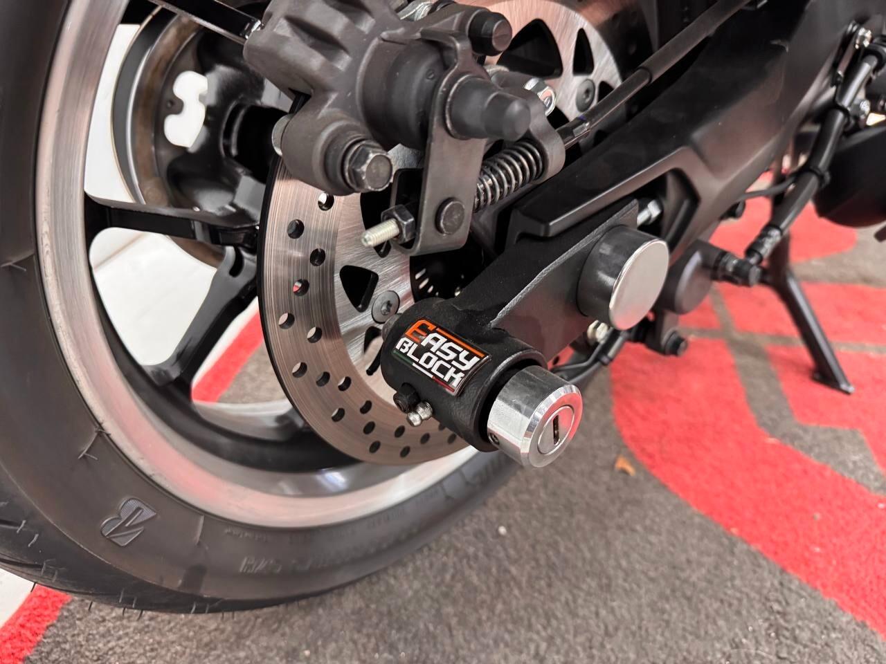 Yamaha T Max 560 25th Anniversary Black PROMO AGOSTO