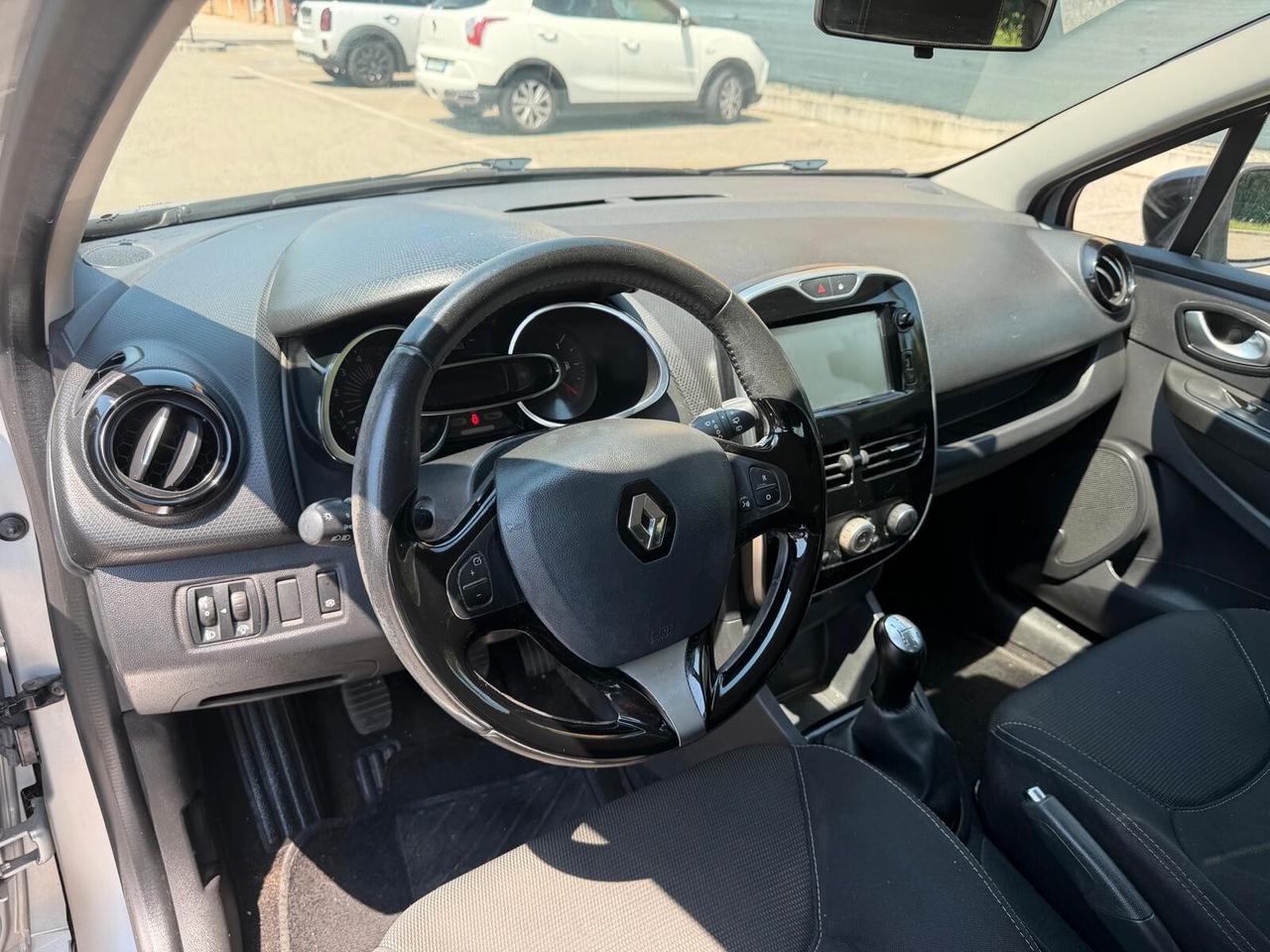 Renault Clio 1.5 dci - NEOPATENTATI - 12 MESI DI GARANZIA -
