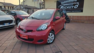 Toyota Aygo 1.0 12V VVT-i 5 porte Sol Connect Red Edition
