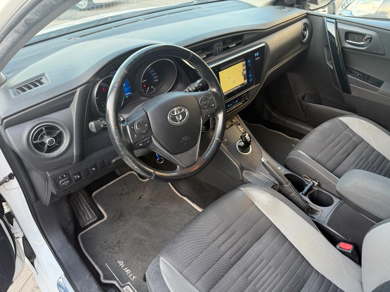 Toyota Auris Touring Sports 1.8 Hybrid Lounge