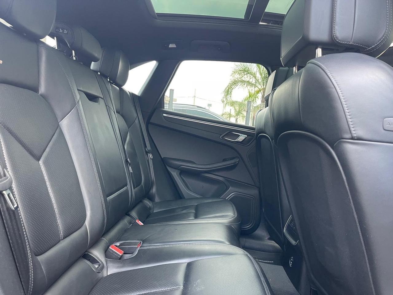 Porsche Macan 2.0-2021