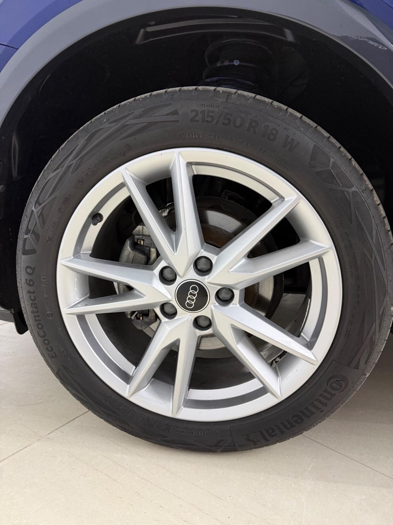 Audi Q2 30 TDI S tronic Identity Black