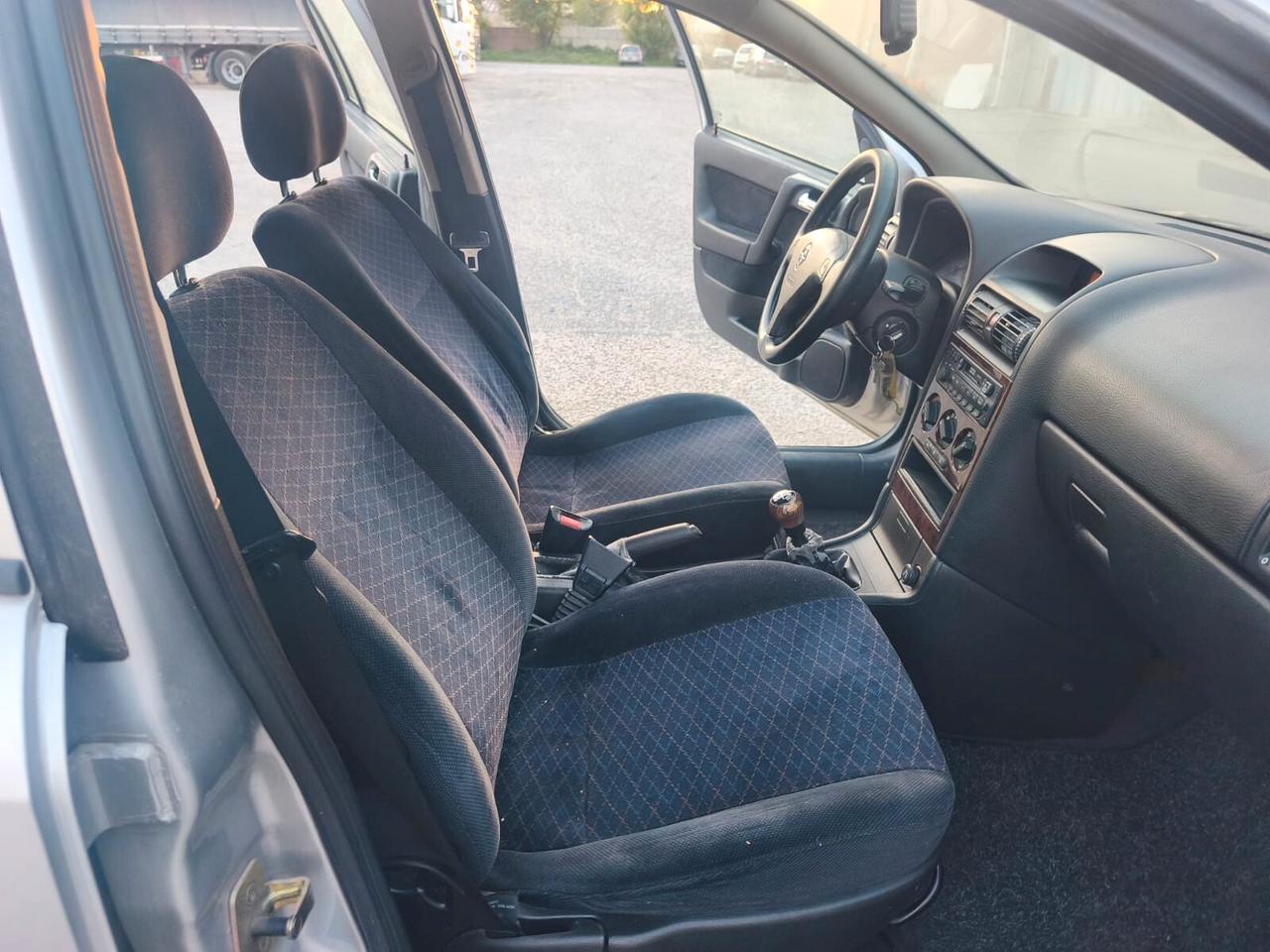 Opel Astra 2002----1.2 Benzina