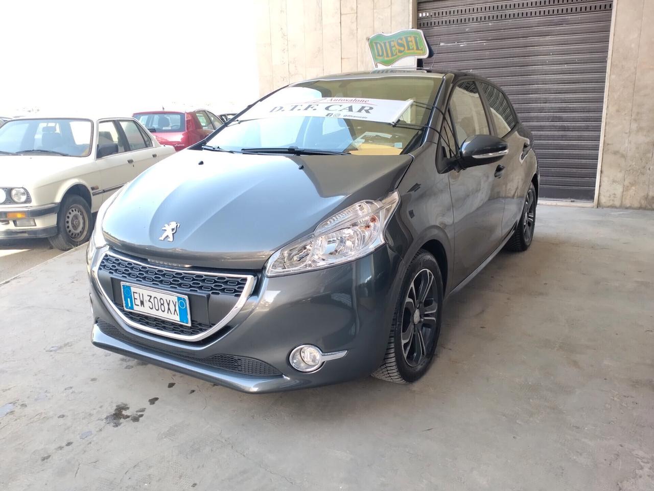 Peugeot 208 1.4 HDi 68 CV 5 porte Allure