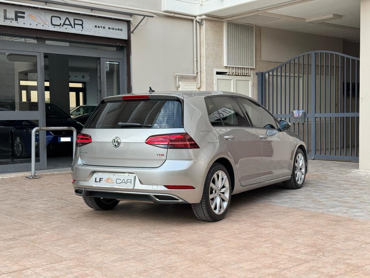 Volkswagen Golf 7.5 1.6 TDI 115 cv DSG Business BlueMotion Technology