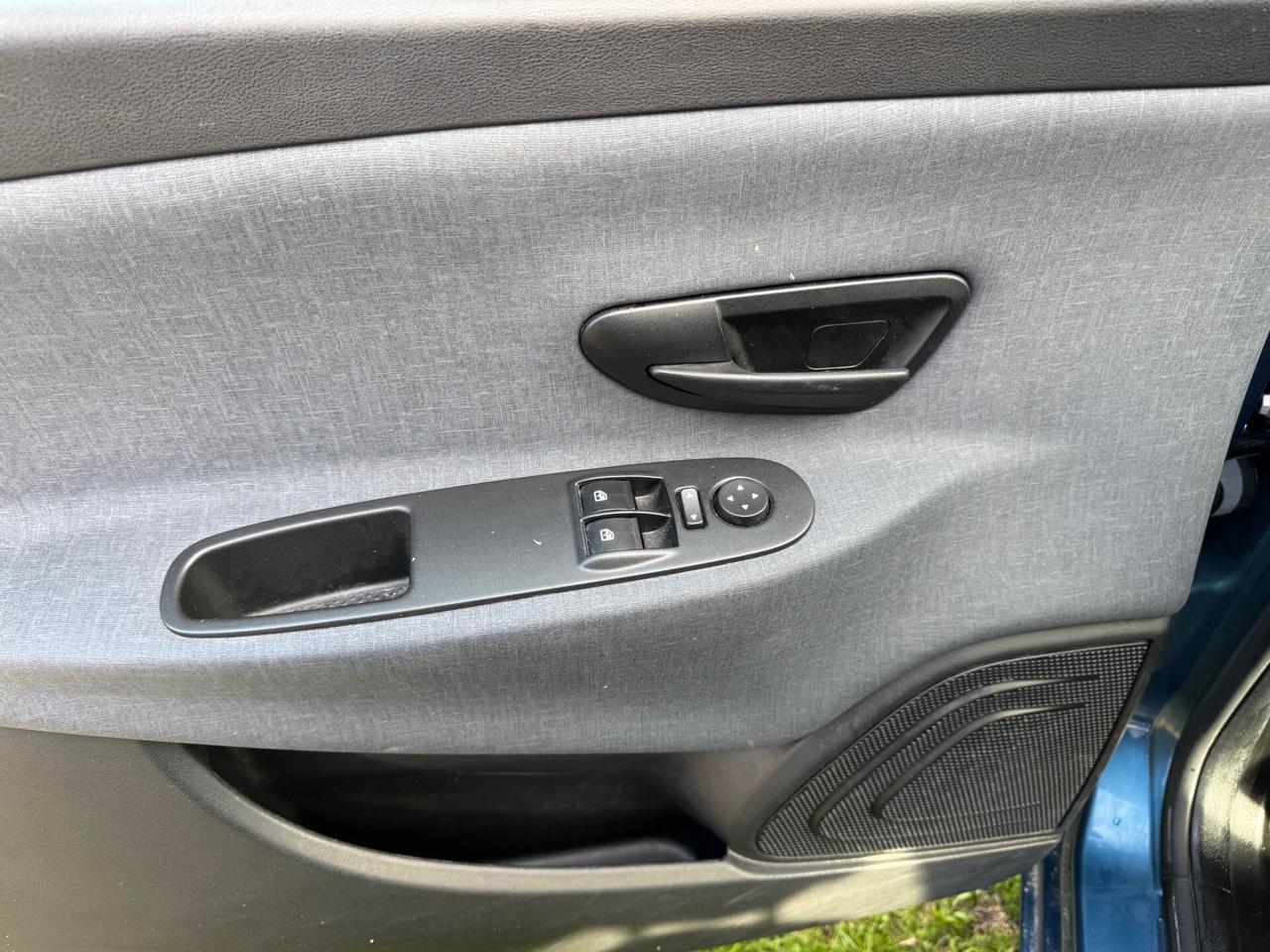 Lancia Ypsilon 1.0 FireFly 5 porte S&S Hybrid Ecochic Gold