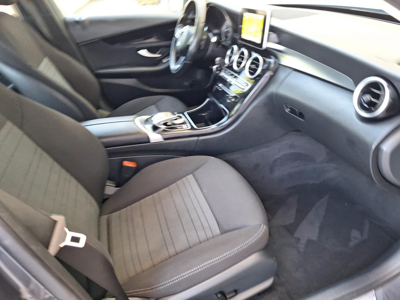 Mercedes Benz C 200 136cv. Automatica