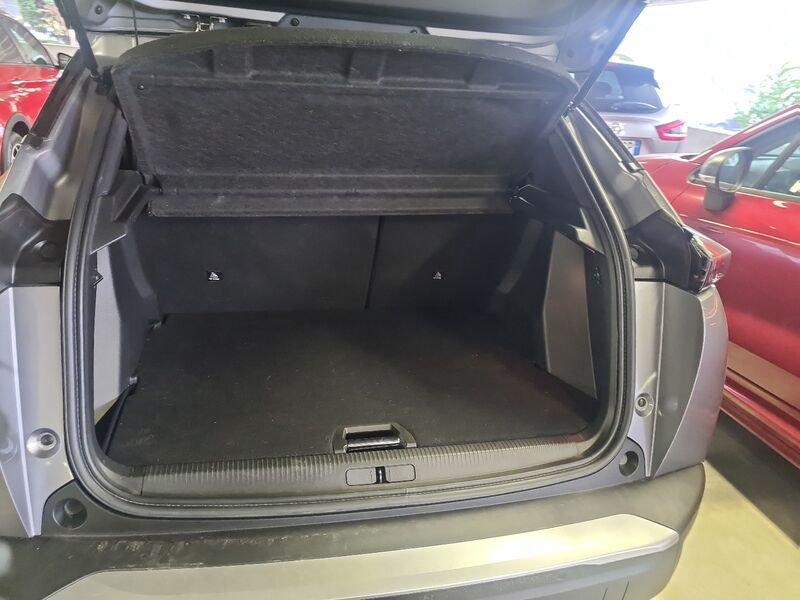 Peugeot 2008 motore elettrico 136 CV Active