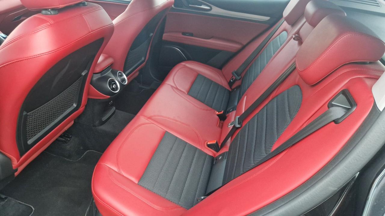 Alfa Romeo Stelvio 2.2 Turbodiesel 190 CV AT8 Sprint Black edition