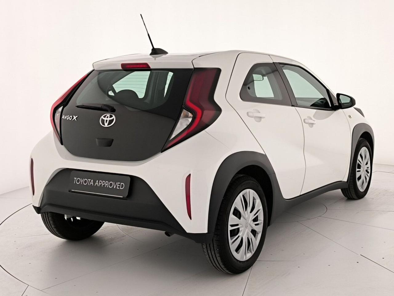 Toyota Aygo x 1.0 active 72cv