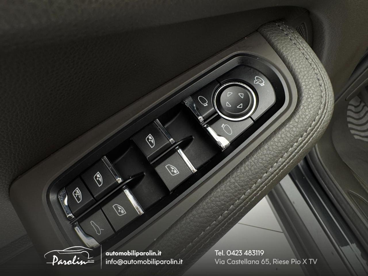Porsche Macan 2.0 245cv pdk Tetto-Black pack