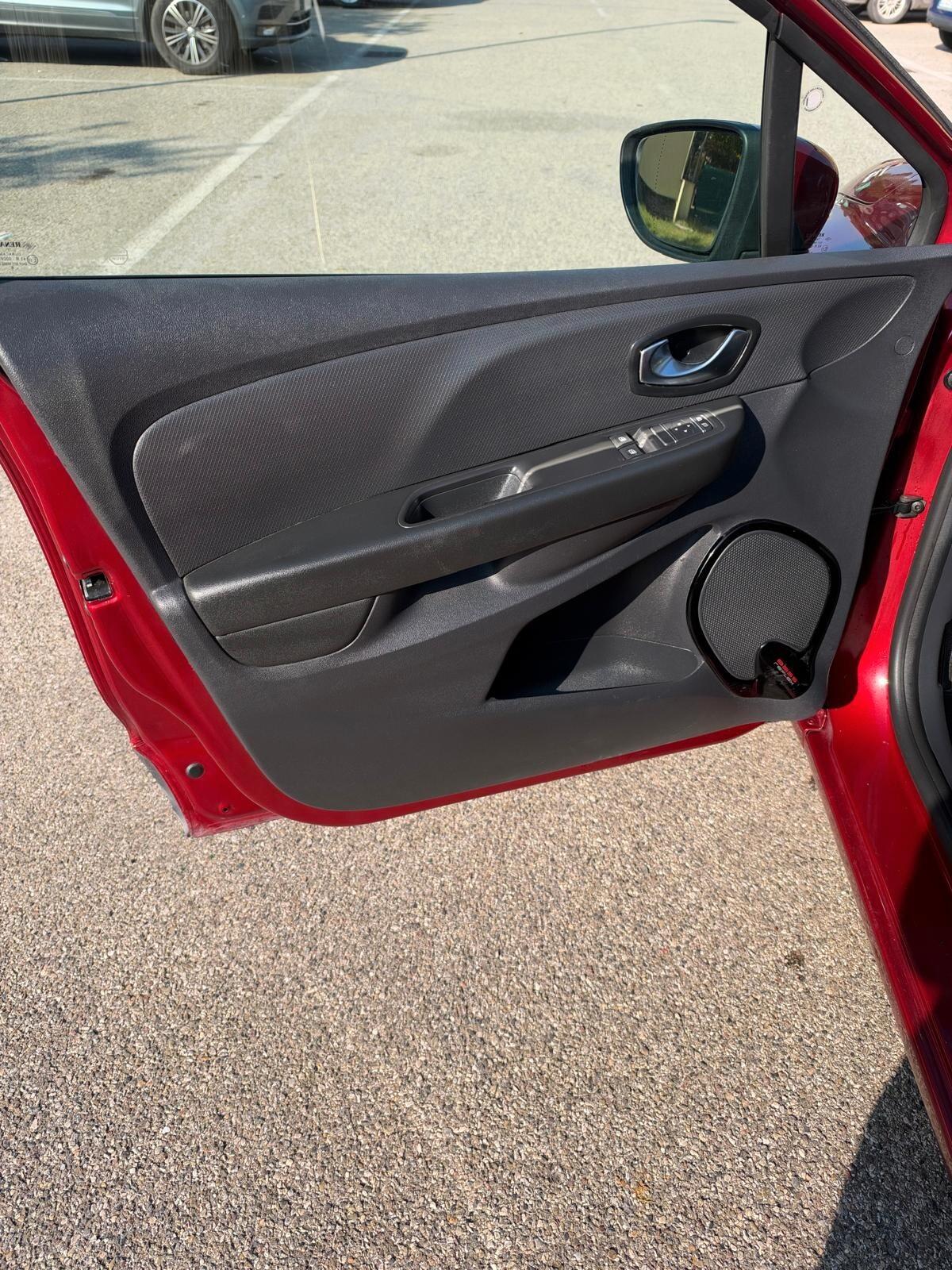 Renault Clio 1.2 - NAV. - NEOPATENTATI - 12 MESI DI GARANZIA -