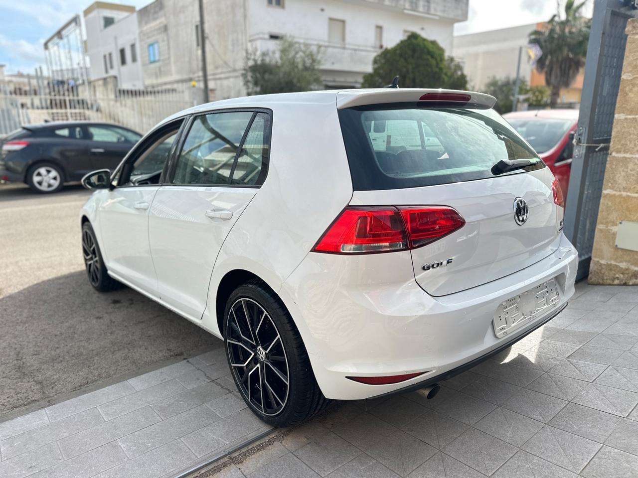 Volkswagen Golf 1.6 TDI 110 CV -2016 NAVI/18"
