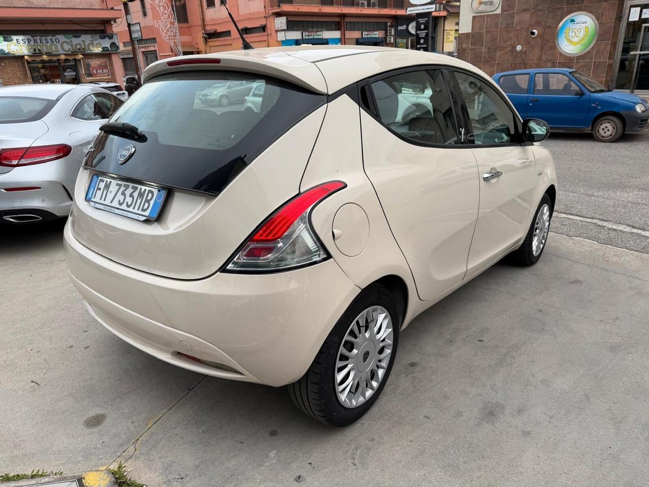 Lancia Ypsilon 1.3 MJT 16V 95 CV 5 porte