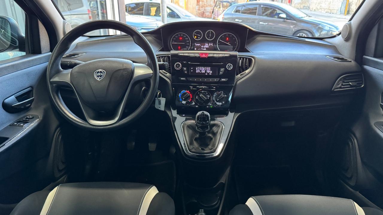 Lancia Ypsilon 0.9 TwinAir 85 CV 5 porte Metano Ecochic Elle