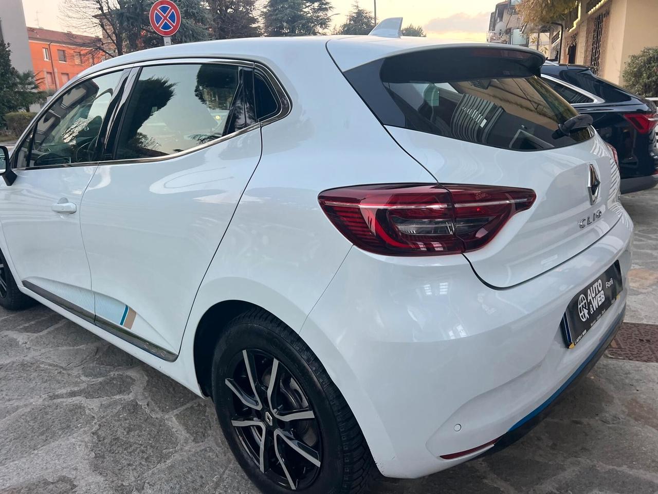 RENAULT CLIO HYBRID E-TECH RS LINE 140cv NEOPAT