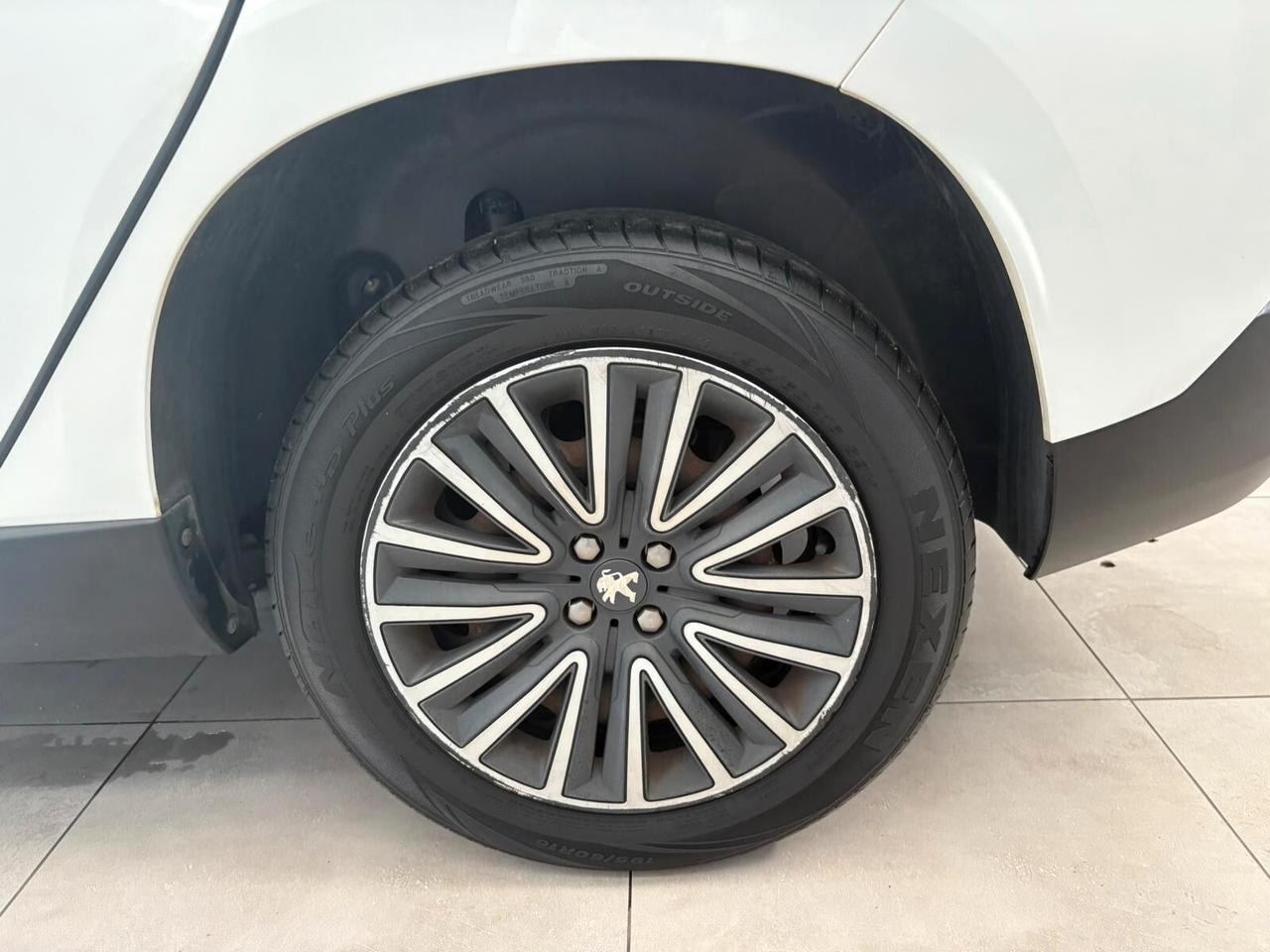 Peugeot 2008 BlueHDi 100 Allure