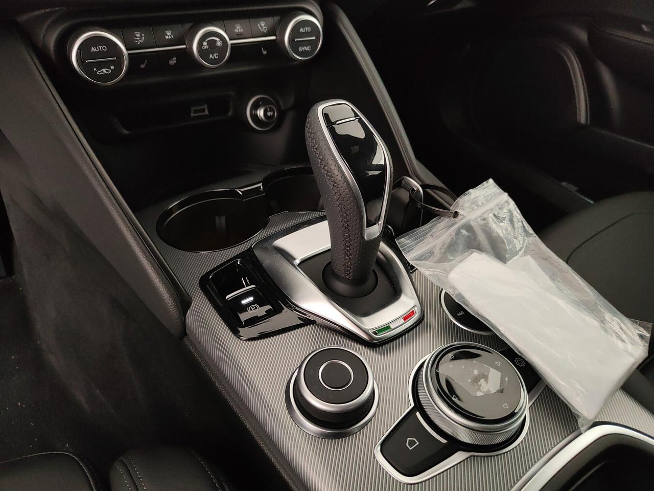 Alfa Romeo Giulia 2.2 Turbodiesel 210 CV AT8 AWD Q4 Veloce