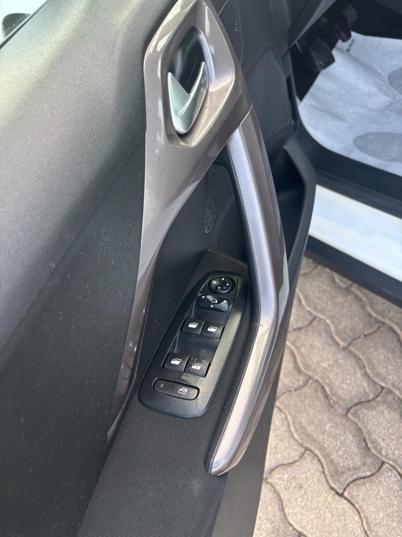 Peugeot 2008 1.6 e-HDi 92 CV Stop&Start Active