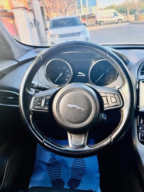 Jaguar F-Pace 2.0 D i4 Prestige AWD My19