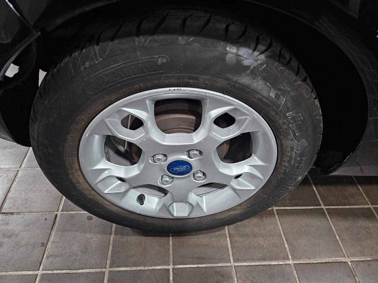 NUOVA FORD FIESTA TITANIUM 1.4 TDCI 70CV PER NEOPATENTATI