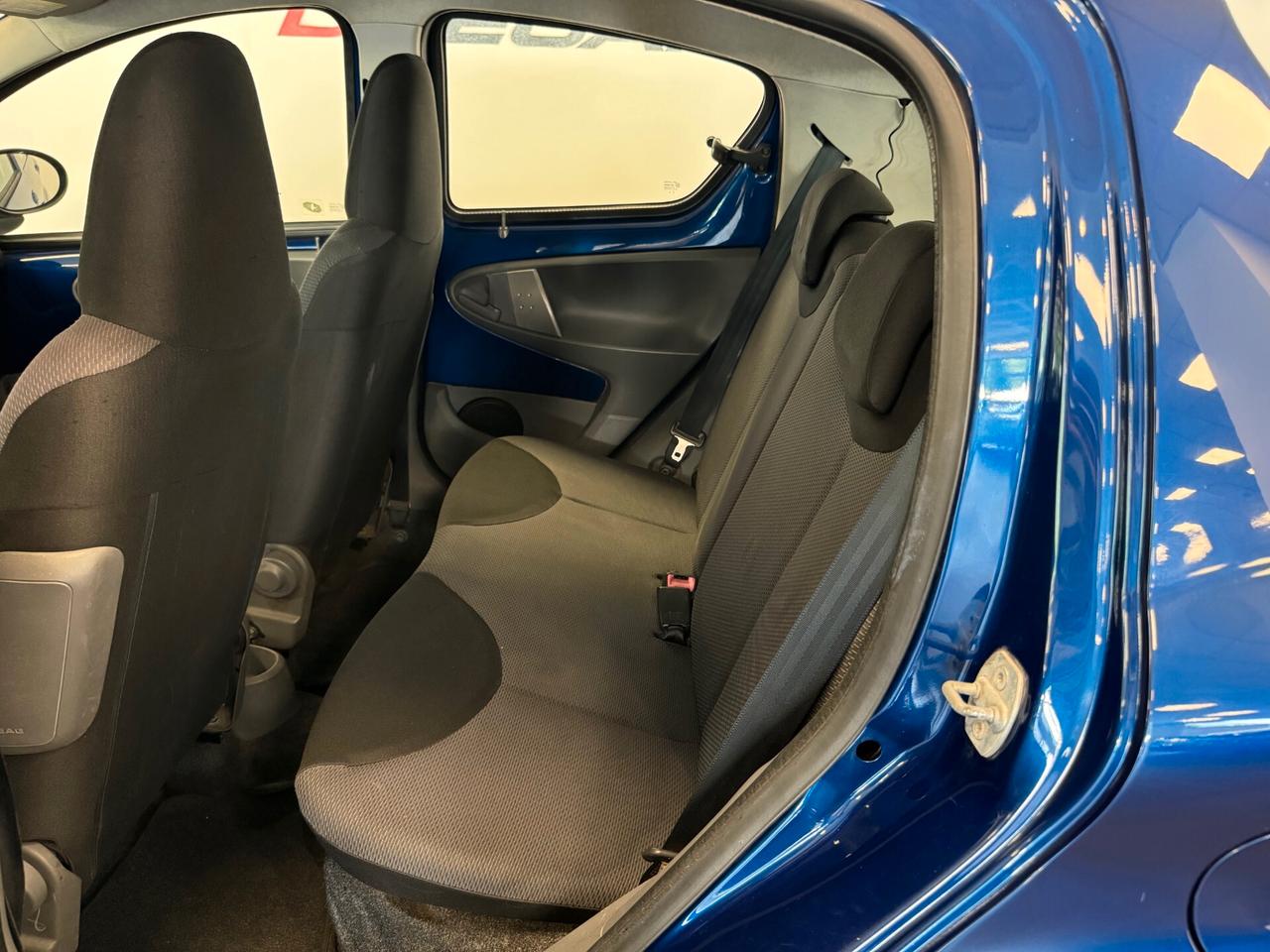 Toyota Aygo 1.0 12V VVT-i 5 porte AUTOMATICO 130.000 KM