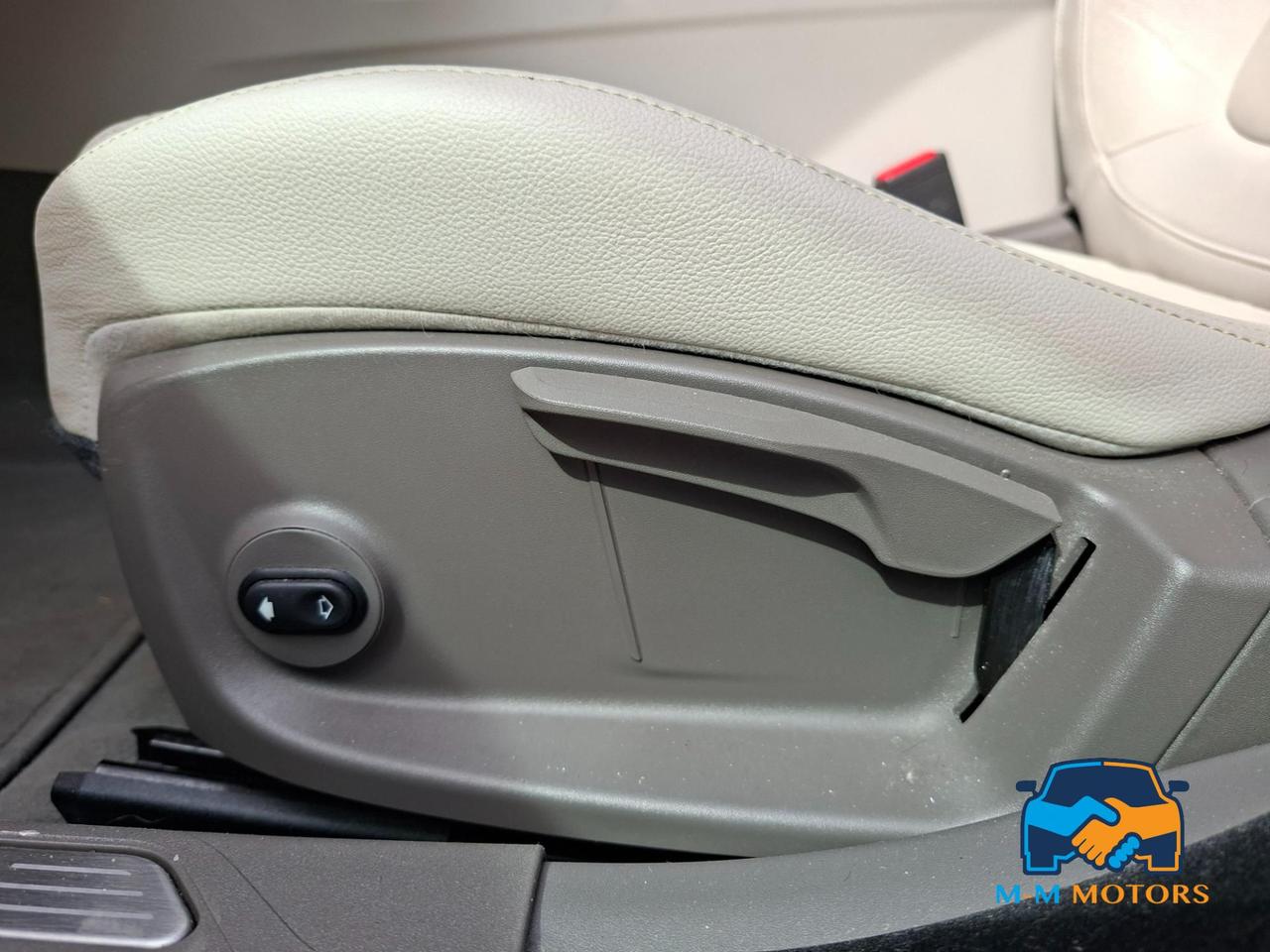 Jaguar XE Berlina XE 2.0d i4 Prestige Business edition 180cv auto my18