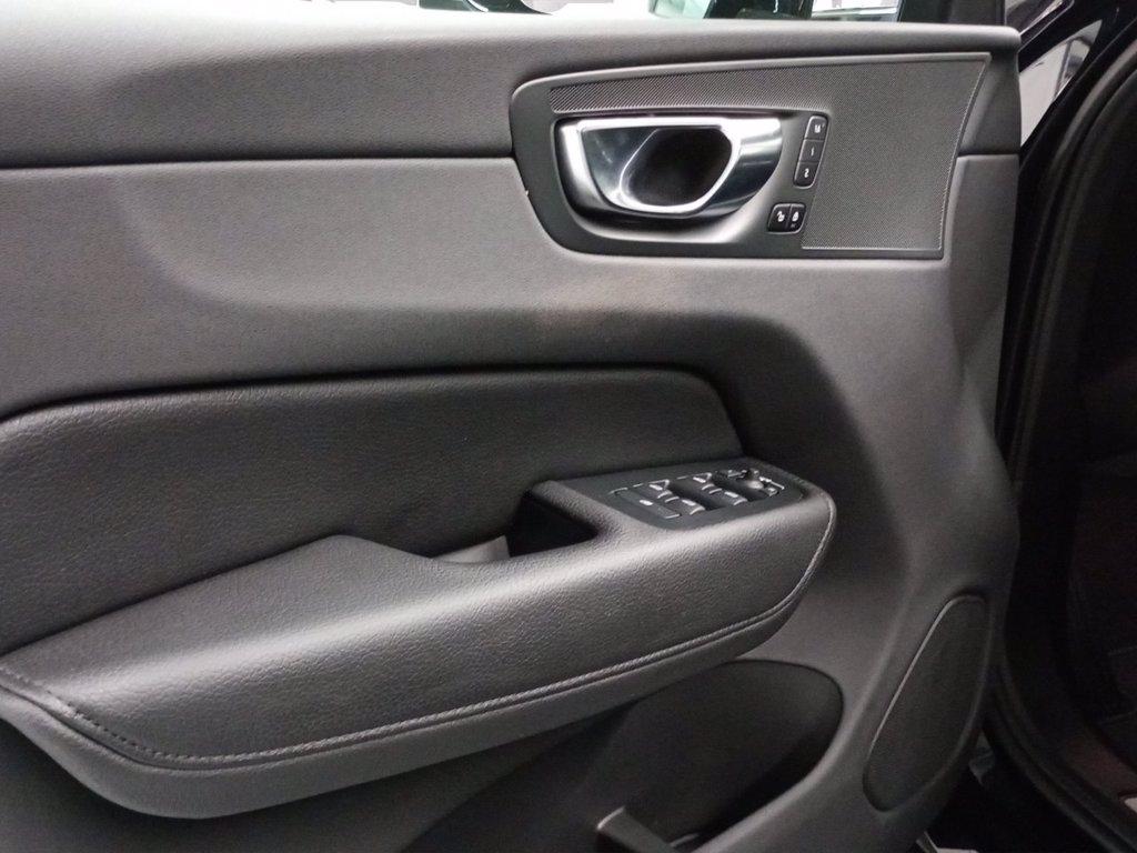 VOLVO XC60 2.0 b4 Inscription auto del 2021