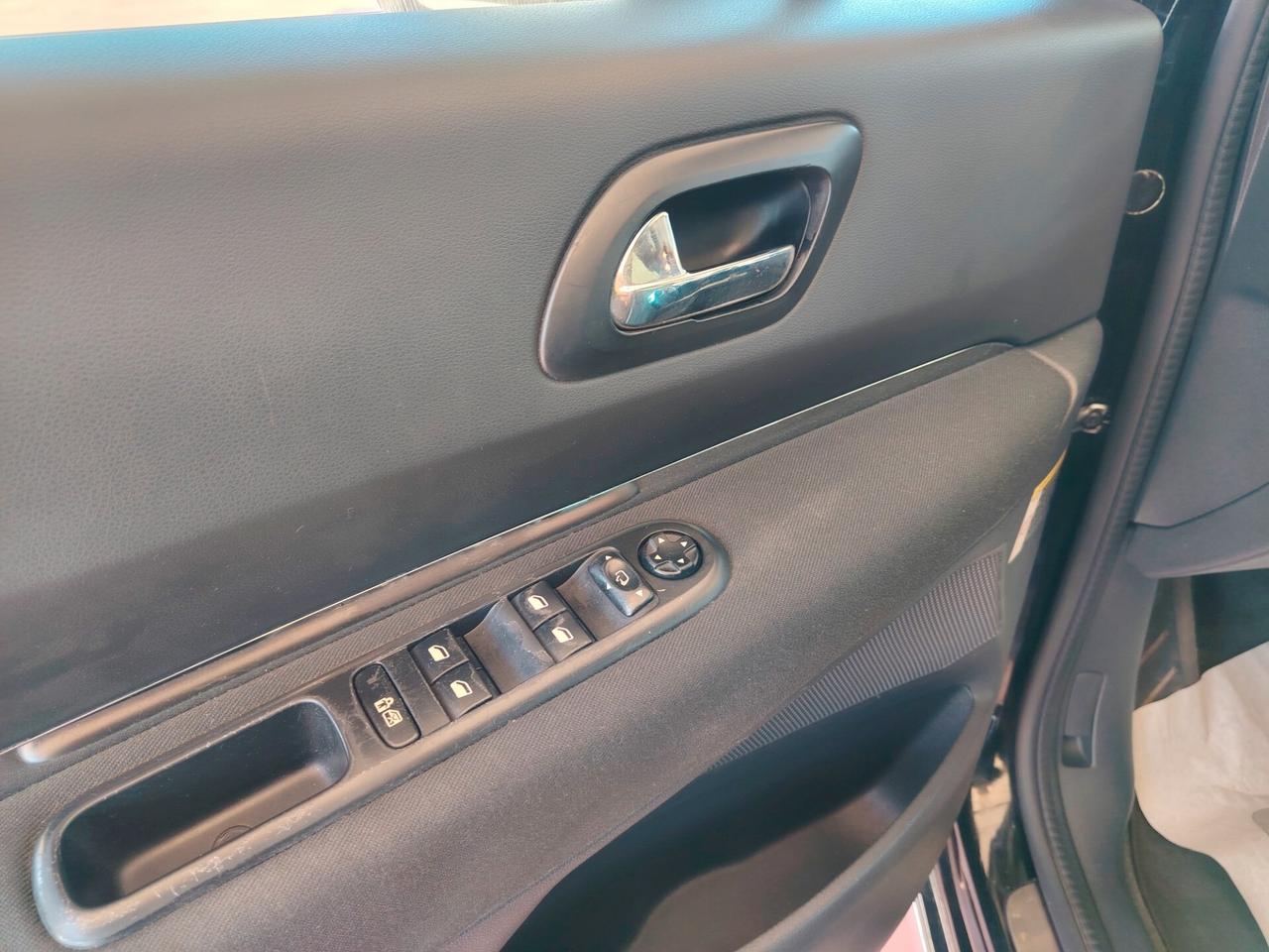 Peugeot 3008 HYbrid4 diesel full opt.