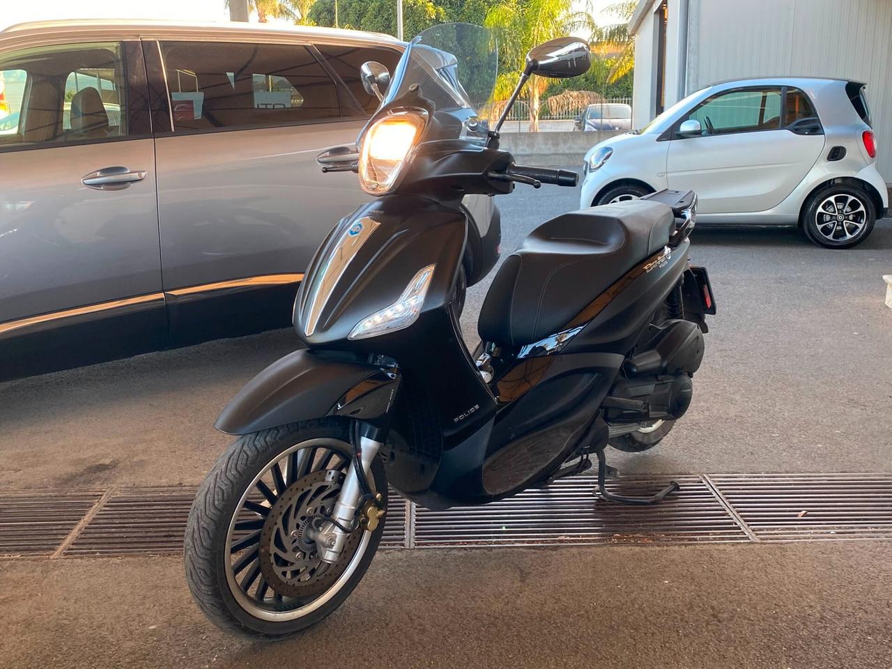 Piaggio Beverly 300 Police