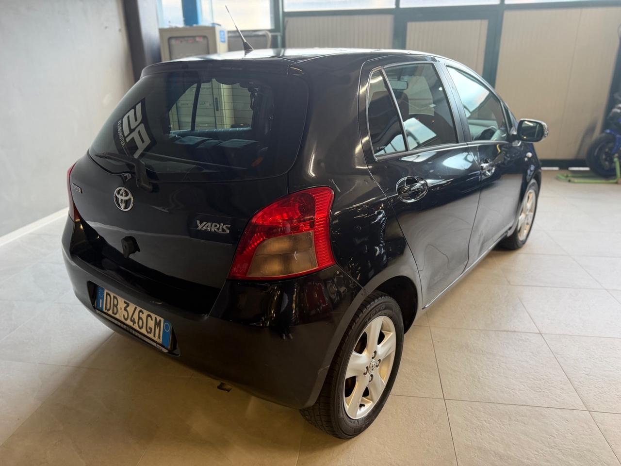 Toyota YARIS 1.4 D-4D 5P SOL KMCERT AUTOMATICA