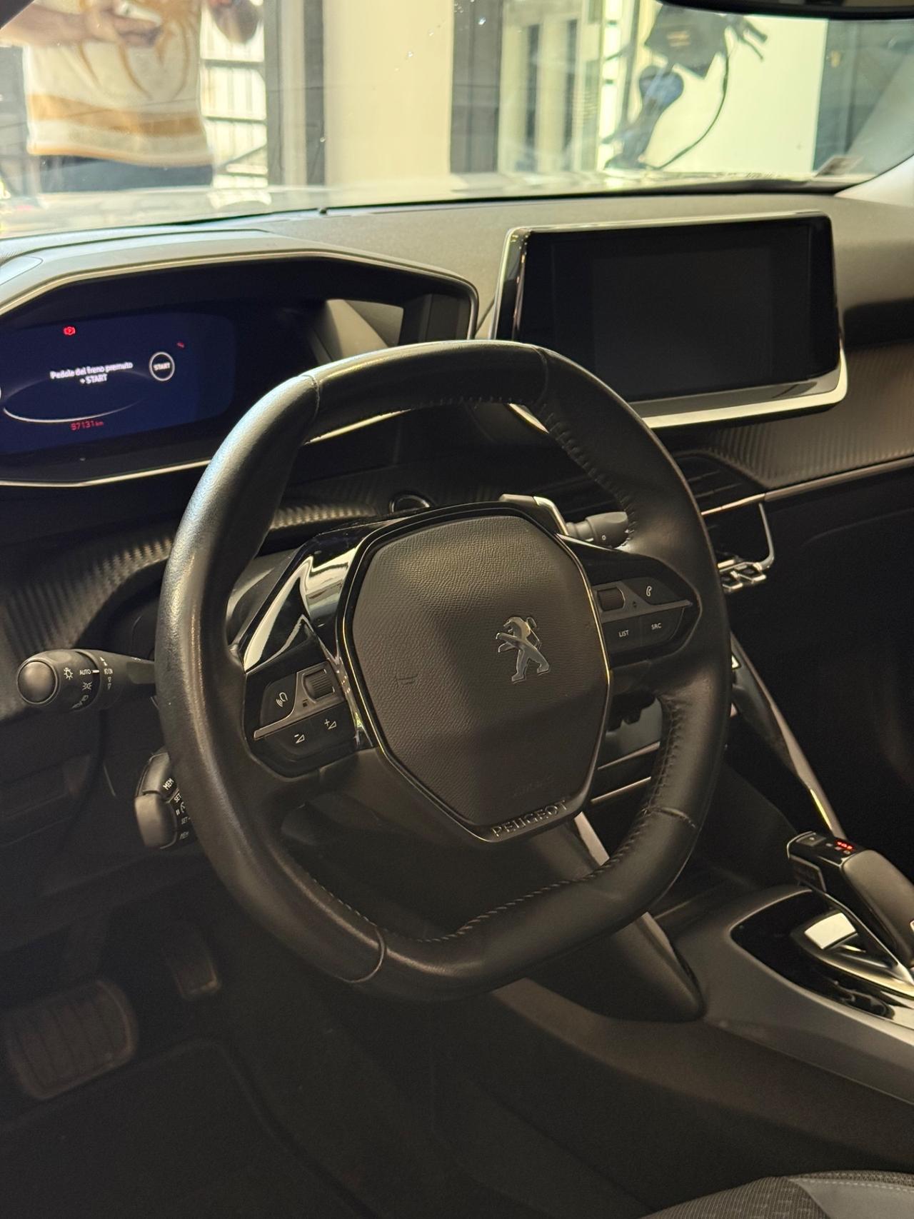 Peugeot 2008 BlueHDi 130 S&S EAT8 Allure Navi Pack