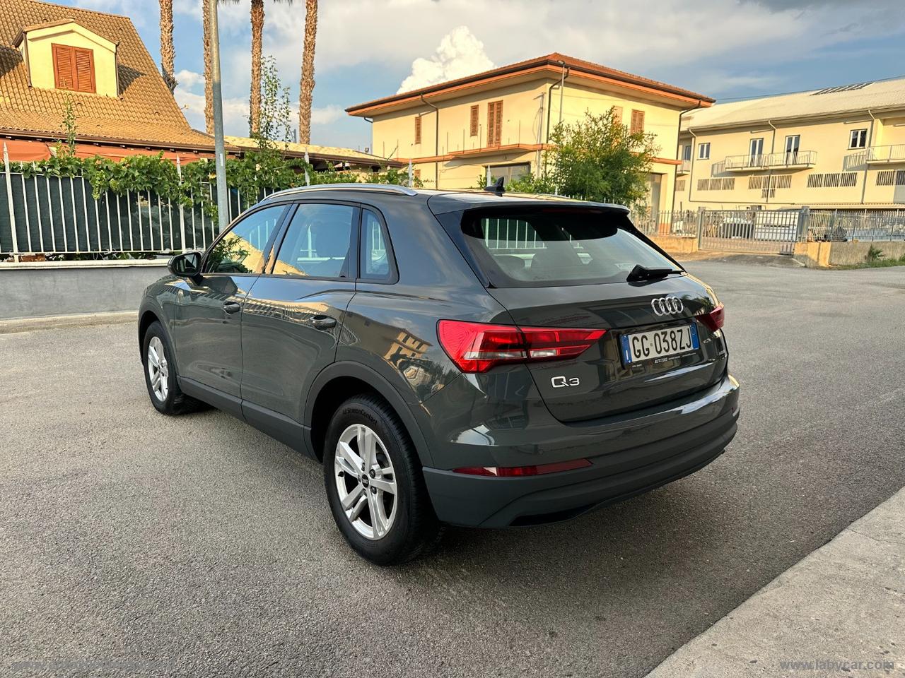 AUDI Q3 35 TDI S tronic Business