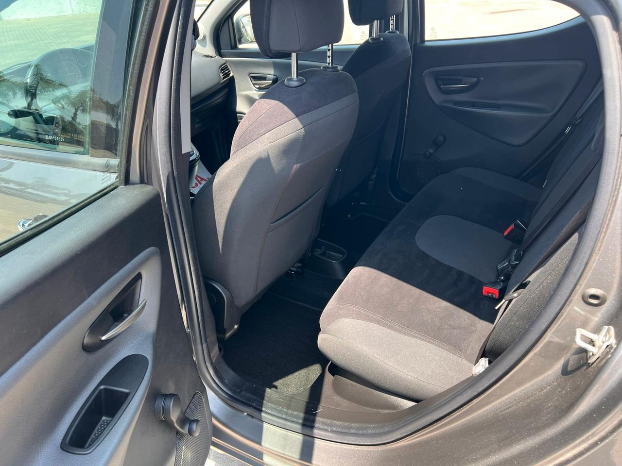 Lancia Ypsilon 1.3 MJT 16V 95 CV 5 porte S&S Silver