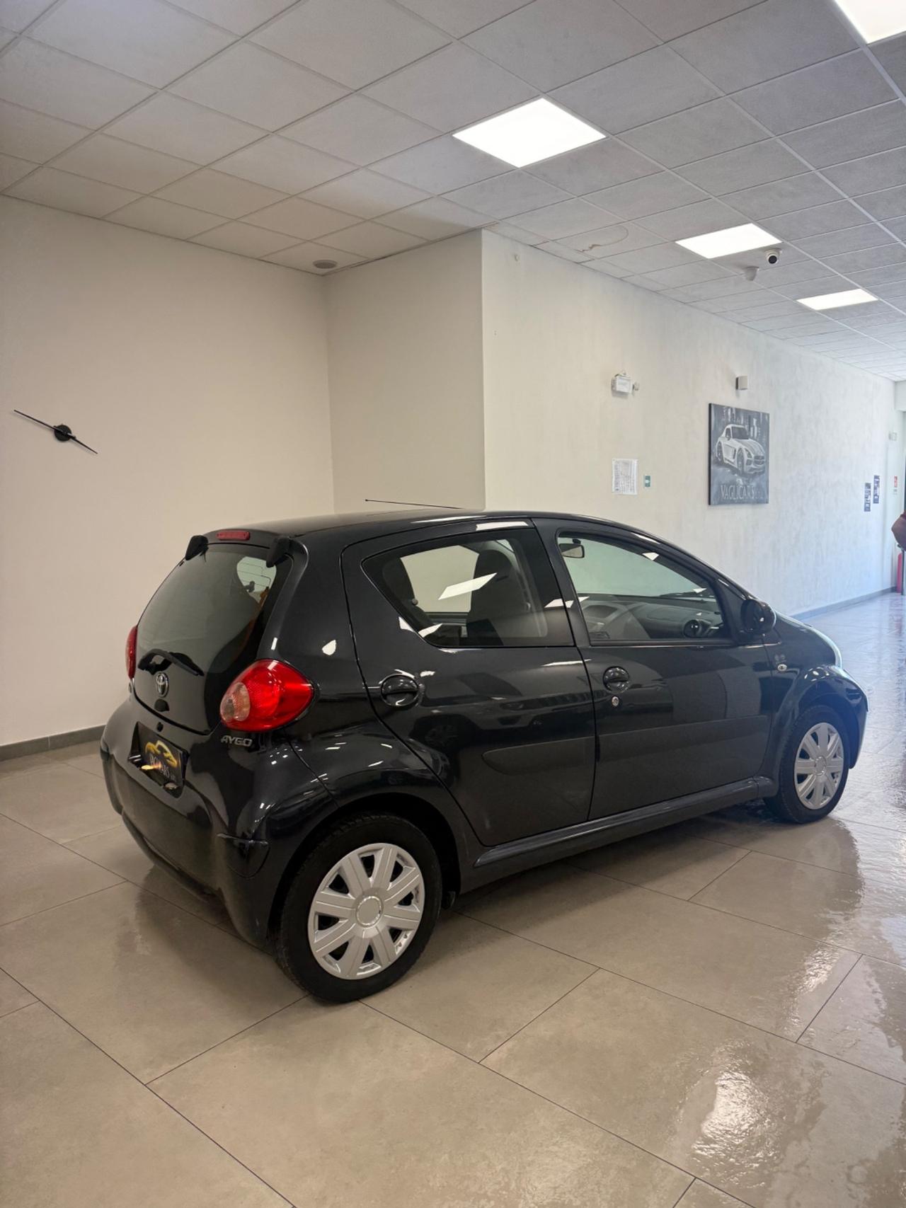 Toyota Aygo 1.0 12V VVT-i 5 porte Now