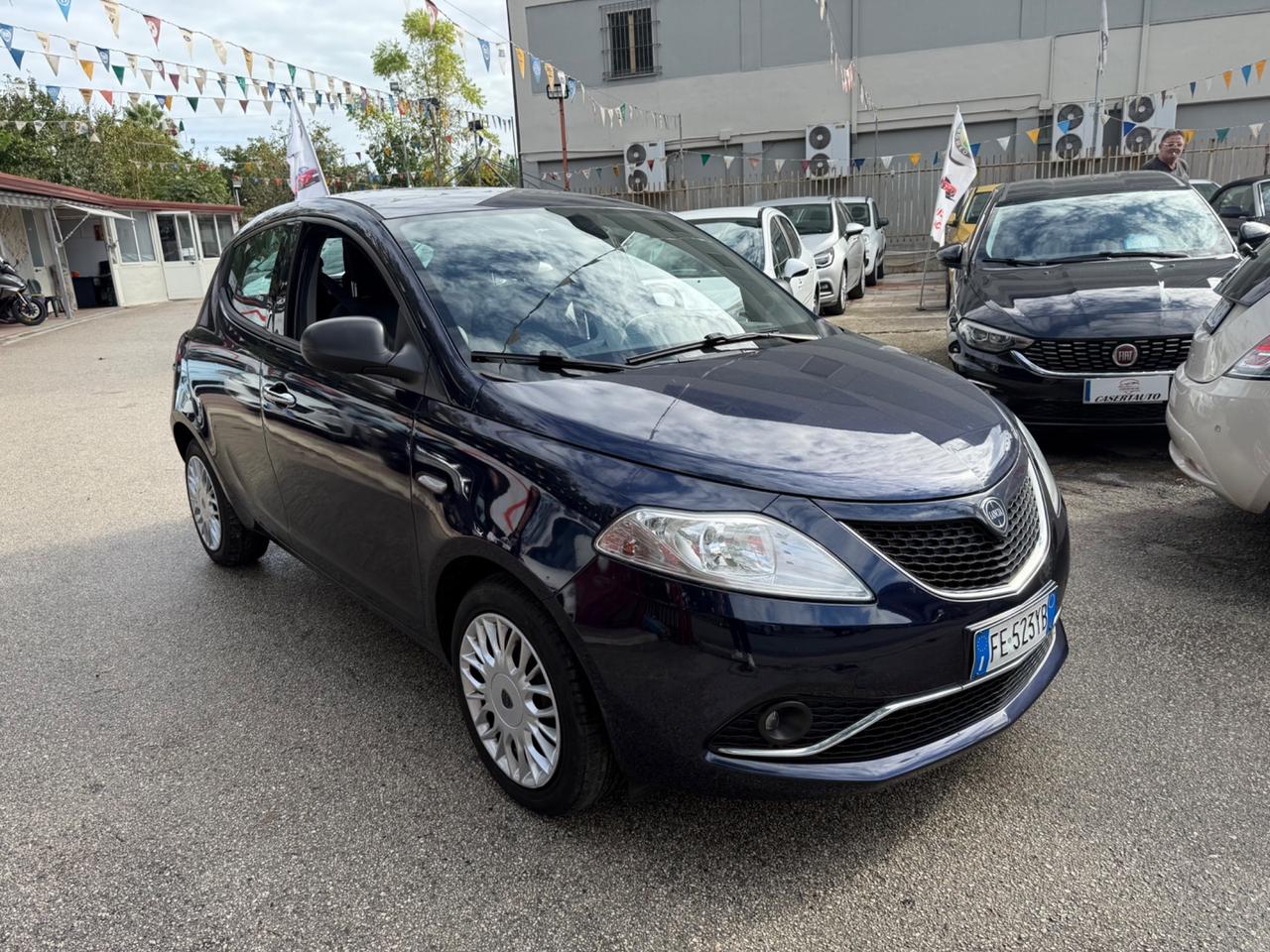 Lancia Ypsilon 1.2 69 CV 5 porte Silver