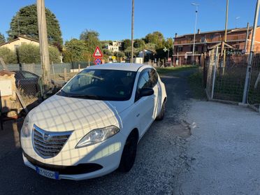 Lancia Ypsilon 1.2 69 CV 5 porte GPL Ecochic Gold NEOPATENTATI