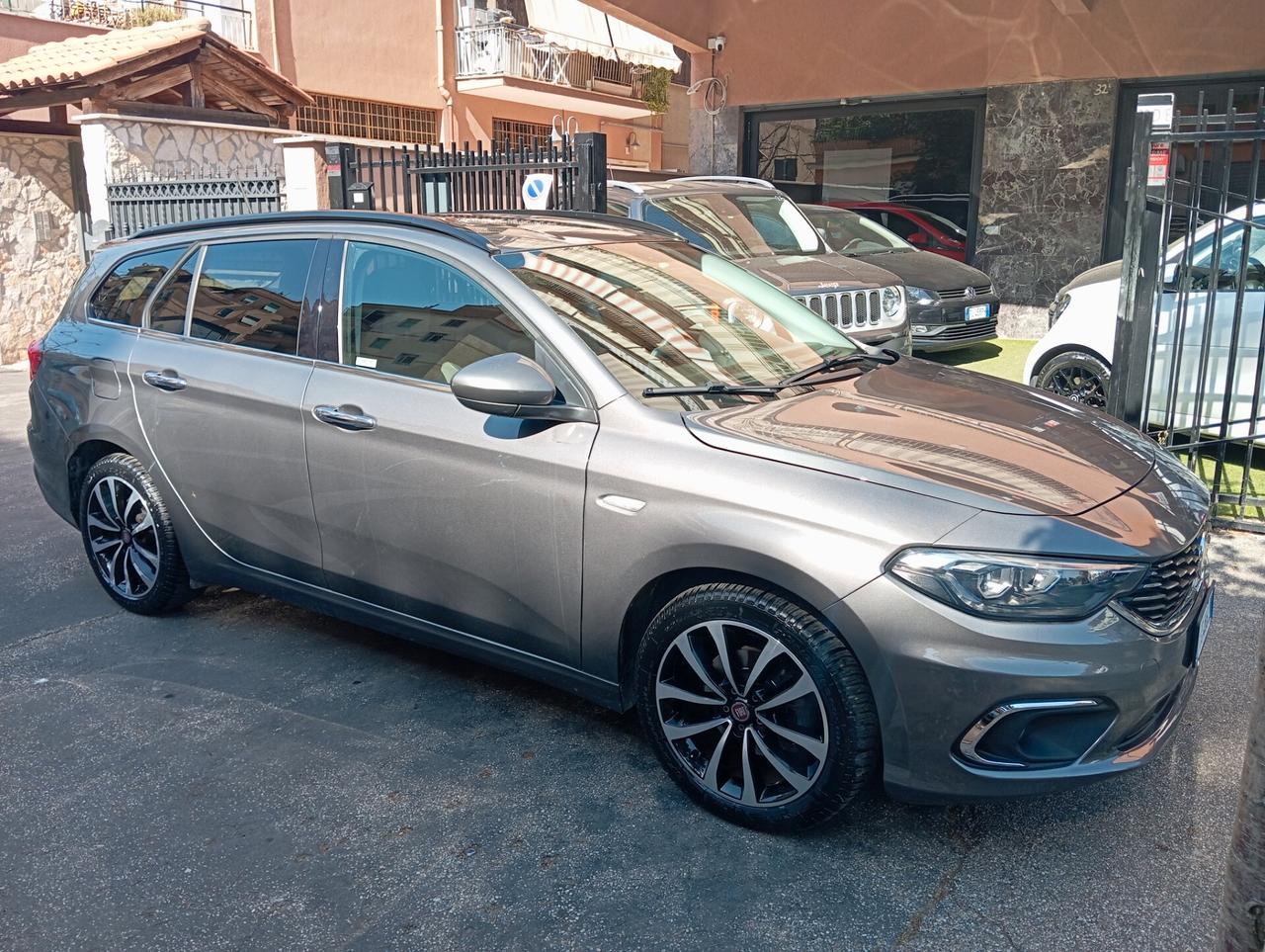 Fiat Tipo 1.6 Mjt SW Lounge offerta del mese