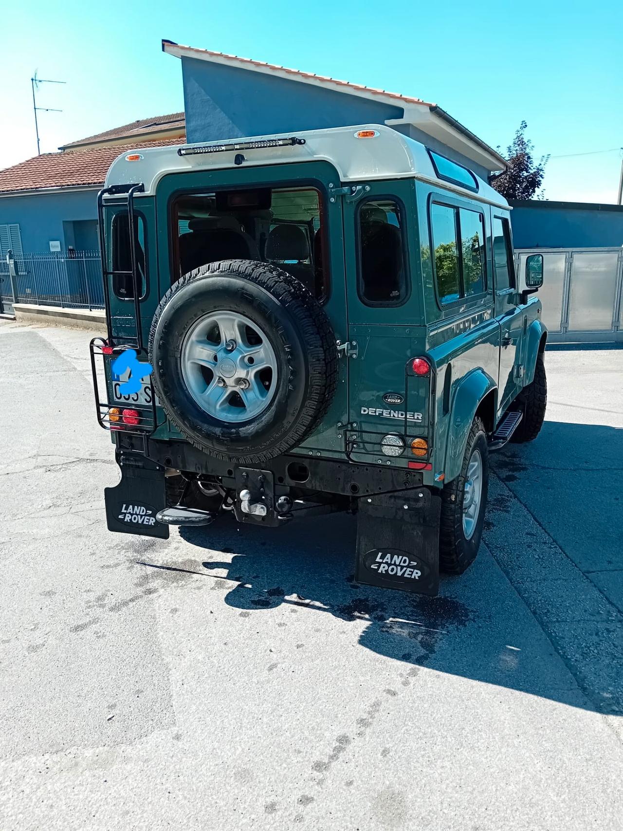 Land Rover Defender 90 2.4 TD4 Station Wagon SE