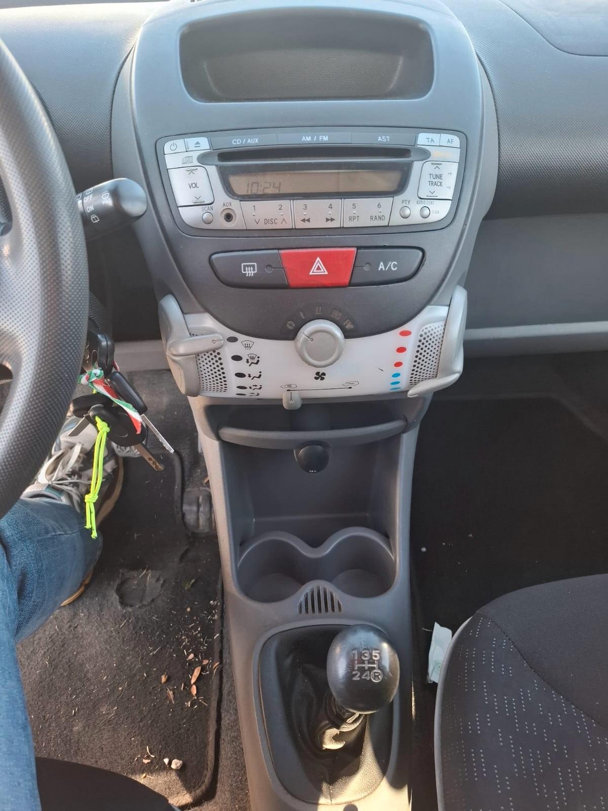 Peugeot 107 1.0 benzina - Neopatentati
