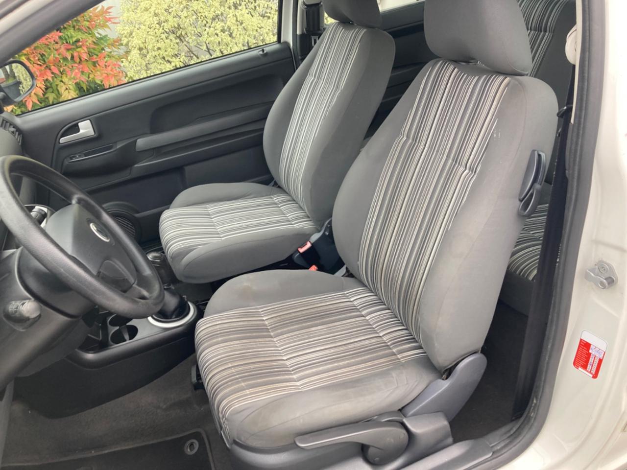 VOLKSWAGEN FOX (KM 130.718) PROPRIETARIO UNICO