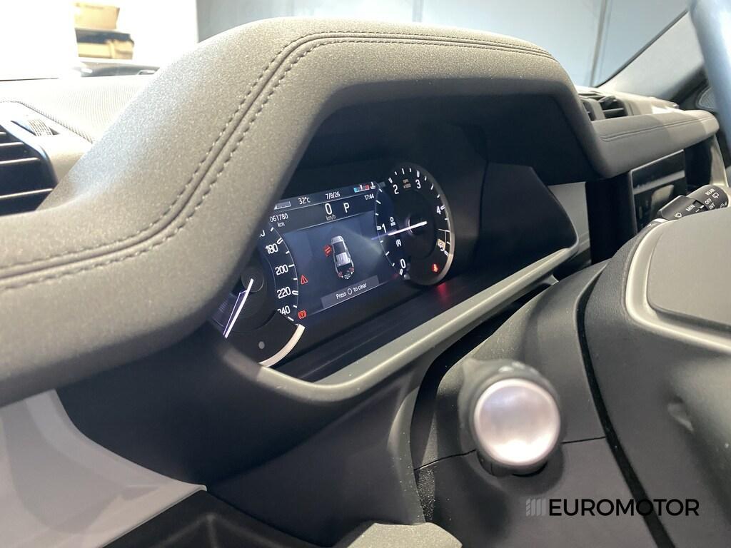 Land Rover Defender 110 3.0 I6 MHEV SE AWD Auto