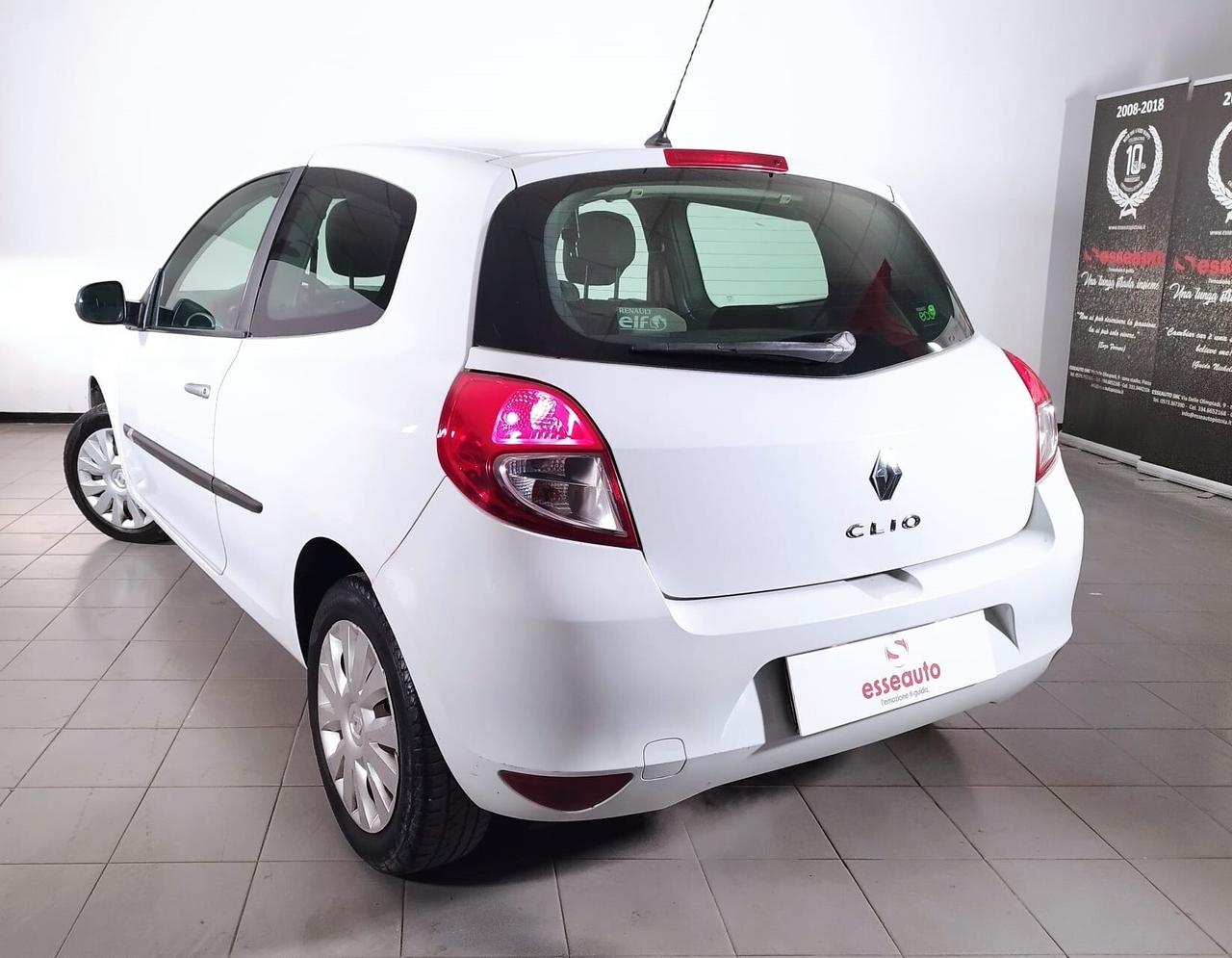 Renault Clio 1.2 16V 3 porte Dynamique OK NEOPATENTATI