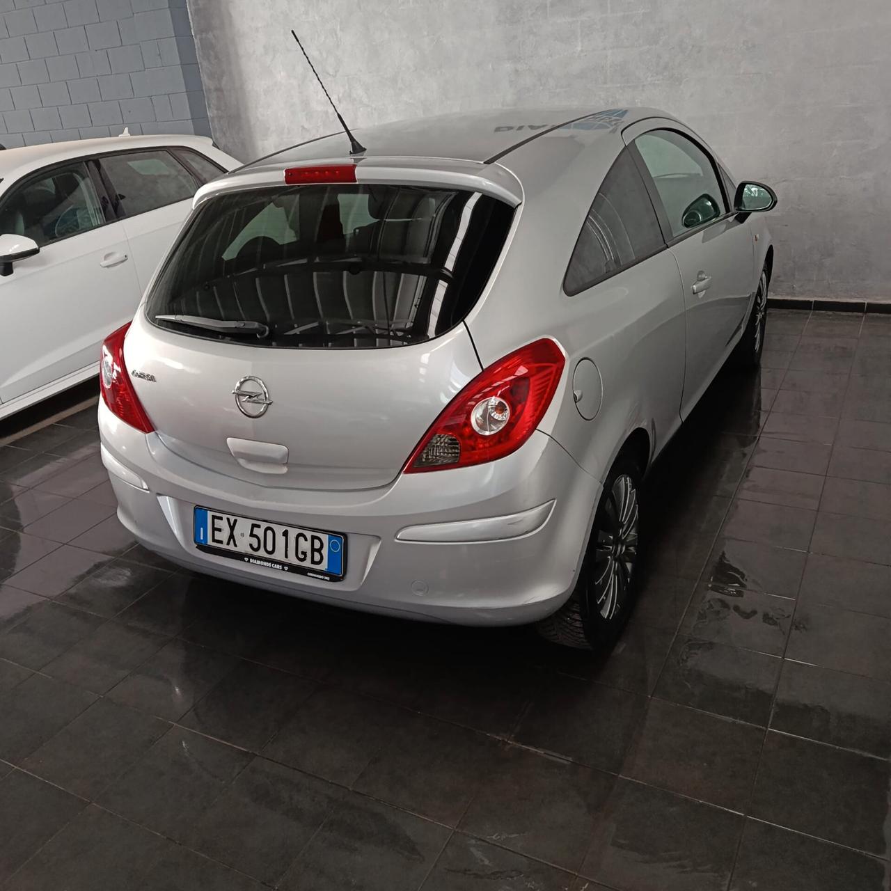 Opel Corsa 1.2 BENZINA Edition