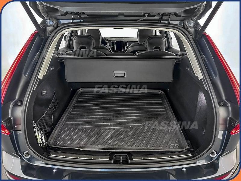 Volvo XC60 B4 D automatico Momentum Pro