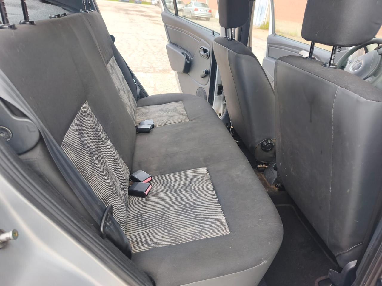 Dacia Sandero 2010---1.4 Benzina GPL Neopatentati