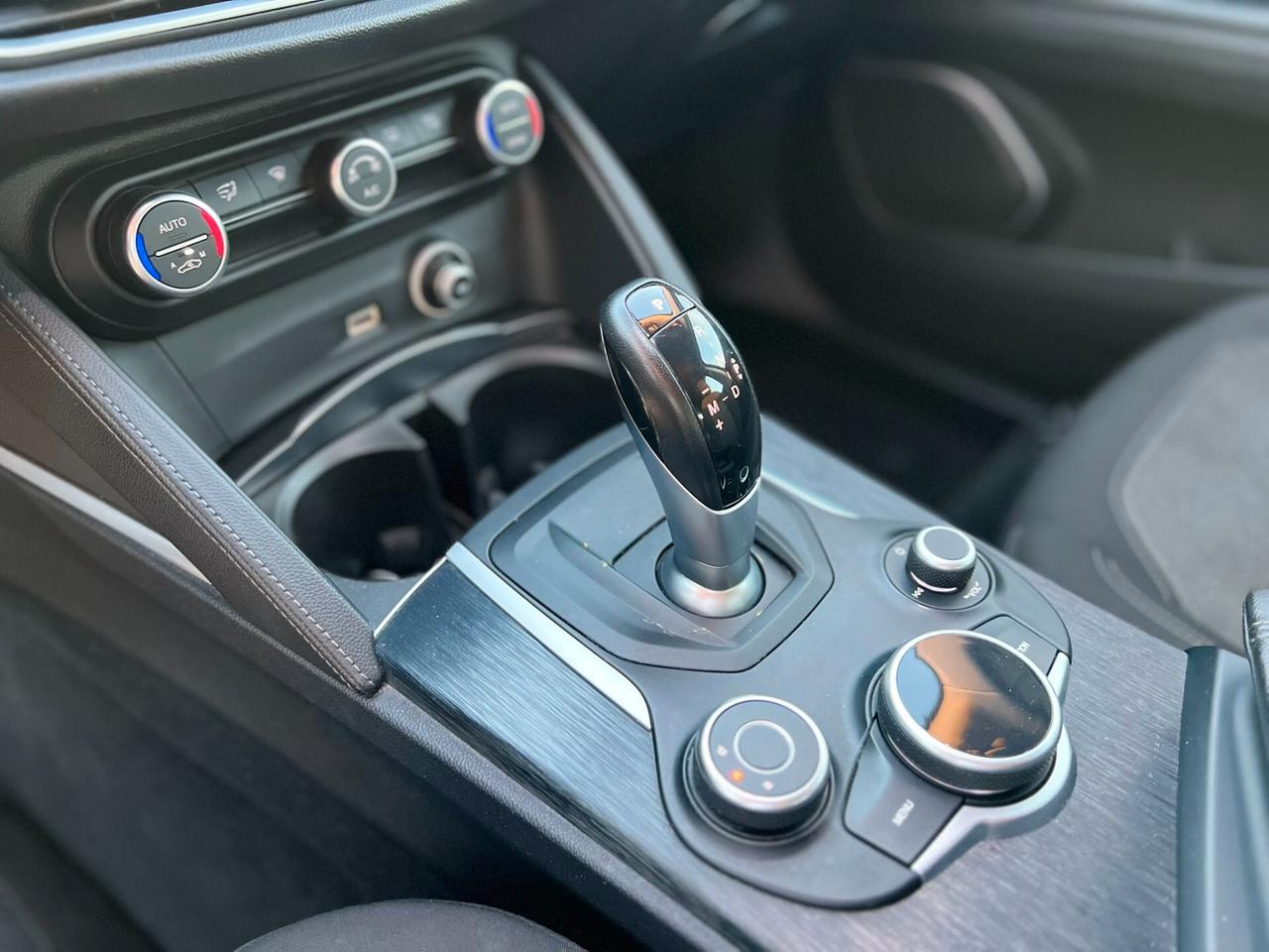 Alfa Romeo Stelvio 2.2 Turbodiesel 160 CV AT8 RWD Business